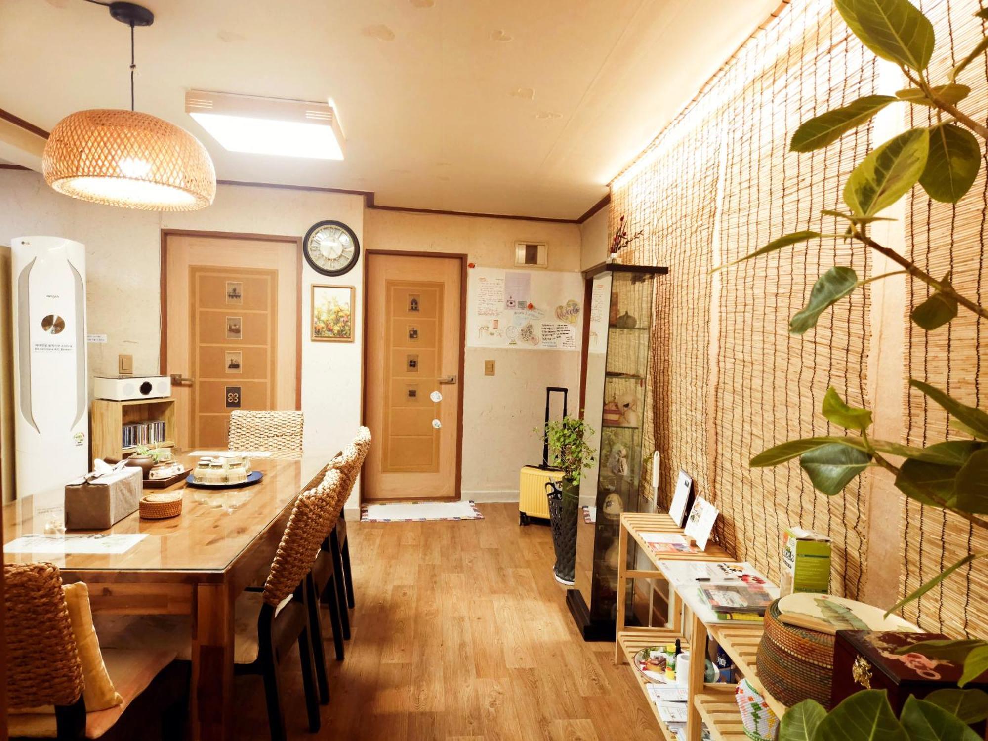 Lydia Craft Guesthouse โซล ภายนอก รูปภาพ