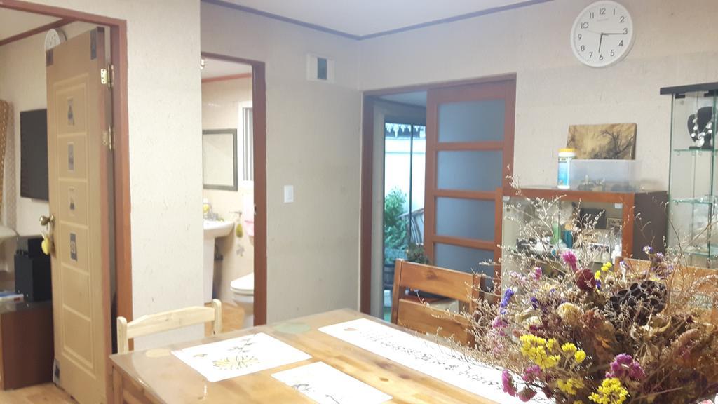 Lydia Craft Guesthouse โซล ภายนอก รูปภาพ